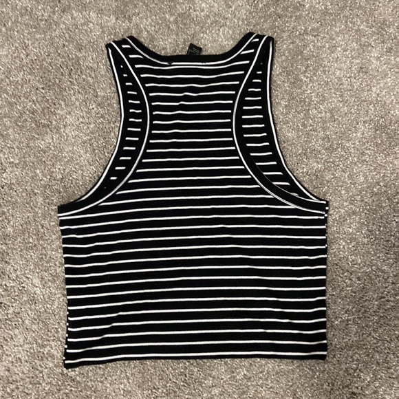 Cute cropped stripped tank top - Picture 3 of 3